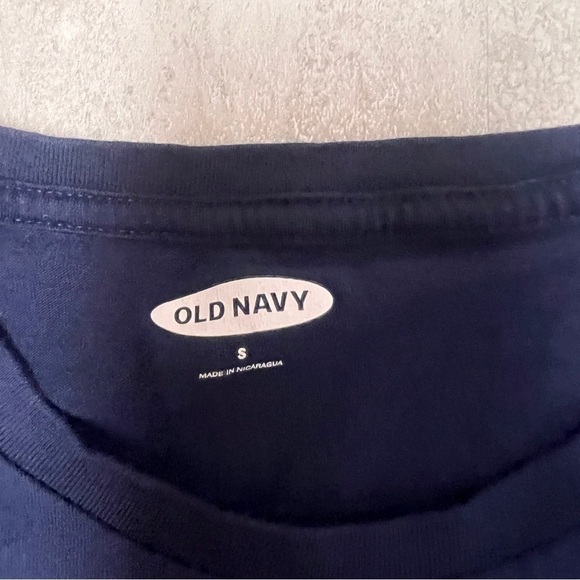 Old Navy The Office Christmas All is Calm, All is Dwight tee shirt small - Picture 3 of 4